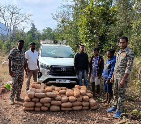 पूर्व विधायक का बेटा और दामाद मिलकर कर रहे थे गांजा तस्करी, 151 किलो गांजे के साथ 2 आरोपी गिरफ्तार 1 GANJA 2