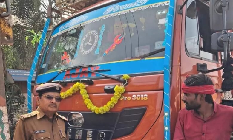 रायपुर में यातायात व्यवस्था सुधारने की मुहिम: 400 से अधिक चालान, 100 से अधिक भारी वाहन जब्त 1 IMG 20241201 WA0009