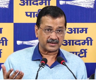 DELHIकेजरीवाल का नया चुनावी दांव: पुजारियों और शिक्षकों को 18,000 रुपये मासिक सम्मान राशि 1 KEJRIWAL