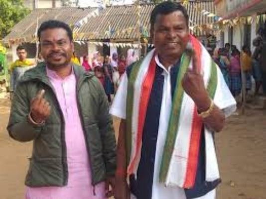 ED ने कवासी लखमा के बेटे और नगर पालिका अध्यक्ष के घर मारा छापा, कार्रवाई जारी 1 LAKHAM