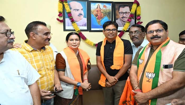 Shock to Congress: कांग्रेस प्रत्याशी ने नाम लिया वापस, भाजपा प्रत्याशी निर्विरोध चुनी गई पार्षद