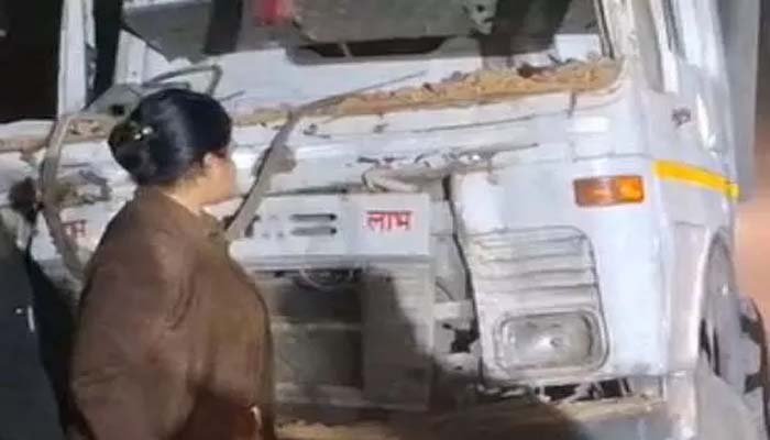 Trailer entered the house: अनियंत्रित ट्रेलर जा घुसा घर में, 4 साल के बच्ची की दर्दनाक मौत