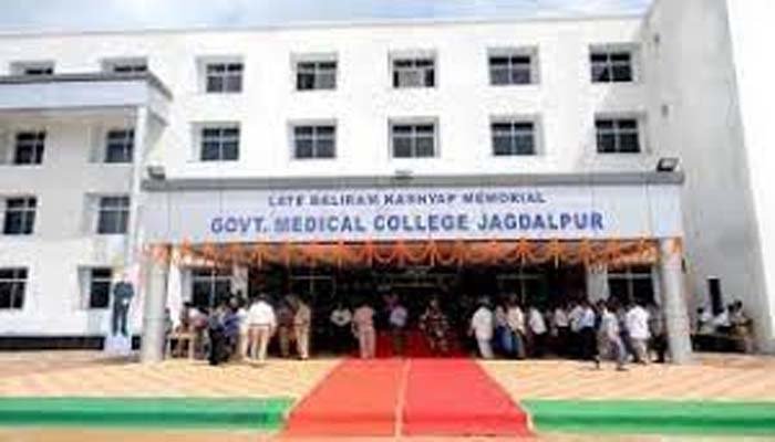 road accident: मेडिकल कॉलेज की दो महिला डॉक्टर हादसे की शिकार, एक की हालत गंभीर