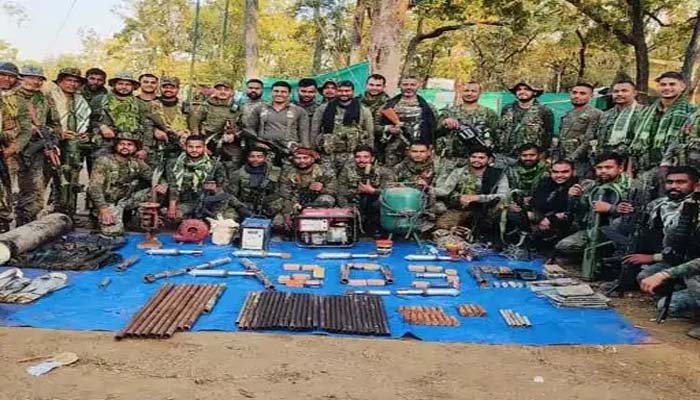 anti naxal operation: नक्सलियों ने पहाड़ में छुपा रखा था विस्फोटक सामान, जवानों ने किया बरामद