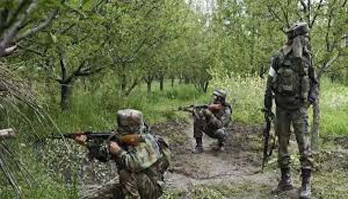 Police-Naxalite Encounter: मुठभेड़ में 4 नक्सलियों के मारे जाने की खबर, गोलीबारी जारी