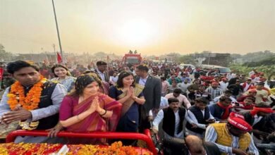 FIR against MP: सांसद डिंपल यादव ने रोड-शो के दौरान किया नियमों का उल्लंघन, FIR दर्ज