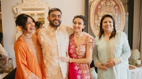 प्रियंका चोपड़ा के भाई सिद्धार्थ चोपड़ा की शादी, नीता अंबानी और श्लोका अंबानी भी हुए शामिल। 1 11 21 140229700priyanka chopra 1