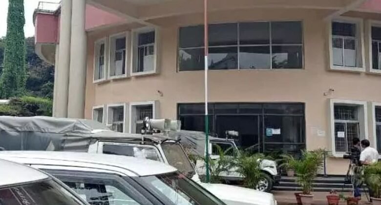 ACB की कार्रवाई, रंगे हाथों रिश्वत लेते दरोगा गिरफ्तार 1 17 1