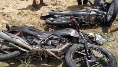 Tragic road accident: 2 बाइकों के बीच जबरदस्त भिड़त, 3 की मौत 4 की हालत गंभीर 4 Tragic road accident: 2 बाइकों के बीच जबरदस्त भिड़त, 3 की मौत 4 की हालत गंभीर