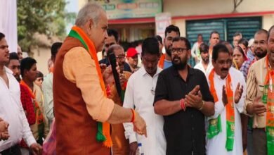 Municipal body elections: भाजपा प्रत्याशी ने वार्ड में किया जनसंपर्क, रहवासियों का मिल रहा भरपूर समर्थन