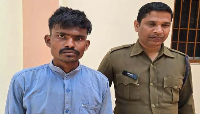 Fearless scoundrel: इंडोर स्टेडियम में चाकू लेकर घूम रहा था बदमाश, पुलिस ने किया गिरफ्तार