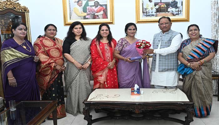 Meeting with CM: सीएम साय से नवनिर्वाचित महापौर और पार्षदों ने की मुलाकात, कहा- वार्डों का सर्वांगीण विकास पार्षदों की प्राथमिकता में हो....