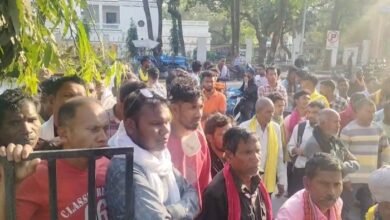 Collectorate siege: प्रत्याशी और ग्रामीणों ने निर्वाचन आयोग पर सरपंच चुनाव में गड़बड़ी करने का लगाया आरोप, कलेक्टोरेट परिसर का किया घेराव