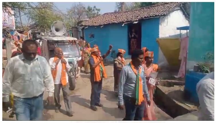 BJP candidate : दिनेश ठाकुर की जनसंपर्क अभियान, बुनियादी सुविधाओं और विकास पर जोर 1 Capturecscfcv