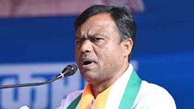 PCC Chief's statement: 2500 गरीब मजदूरों को थाने में बैठाना अत्याचार - दीपक बैज
