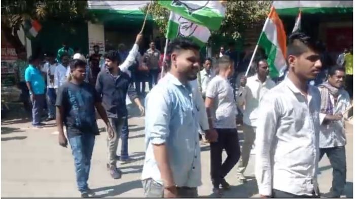 Victory Procession: नवनिर्वाचित पार्षदों ने निकाला विजय जुलूस, पेयजल समस्या को दूर करने का किया वादा