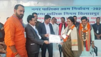 Municipal election winners: नवनिर्वाचित महापौर सहित सभी नवनिर्वाचित वार्ड पार्षदों को दिया गया प्रशस्ति पत्र