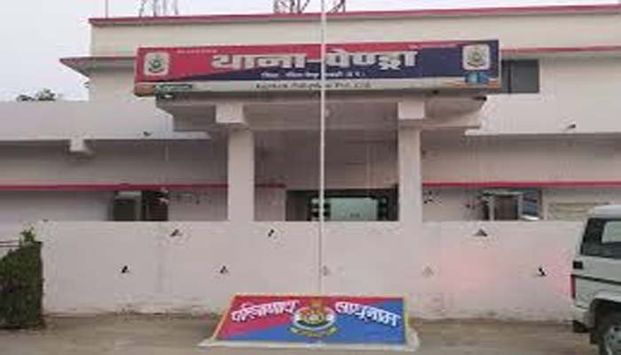 Attack on candidate: जिला पंचायत प्रत्याशी पर जानलेवा हमला, कुल्हाड़ी लेकर मारने दौड़ा बदमाश 1 Attack on candidate: जिला पंचायत प्रत्याशी पर जानलेवा हमला, कुल्हाड़ी लेकर मारने दौड़ा बदमाश