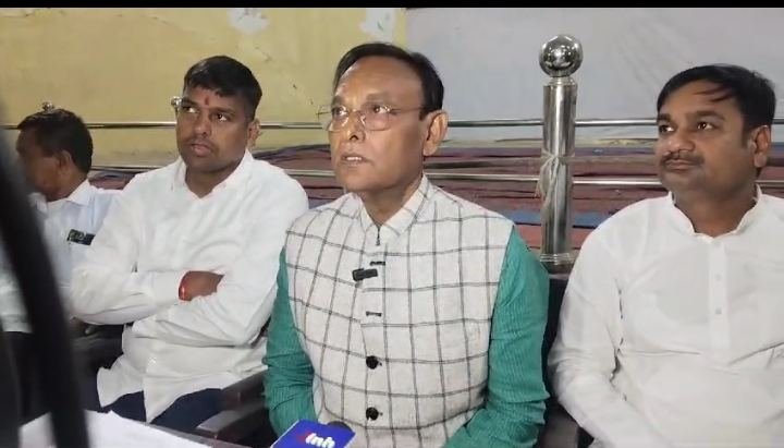 Congress action: कांग्रेस का चुनाव परिणाम के बाद पहली कार्रवाई, त्रिलोक श्रीवास को 6 साल के लिए किया गया निष्कासित 1 Congress action: कांग्रेस का चुनाव परिणाम के बाद पहली कार्रवाई, त्रिलोक श्रीवास को 6 साल के लिए किया गया निष्कासित