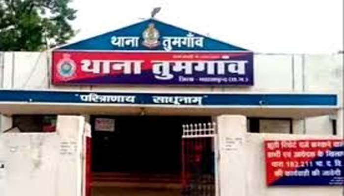 Truck theft from highway: ड्राइवर से मारपीट कर मुर्गी दाने से भरा ट्रक लूट ले गए बदमाश, 1 युवती सहित 3 आरोपियों ने दिया वारदात को अंजाम