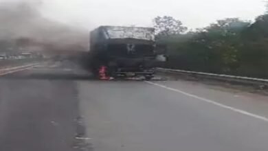 HADSA: ट्रक में लगी आग, ड्राइवर और हेल्पर की कूद से बची जान