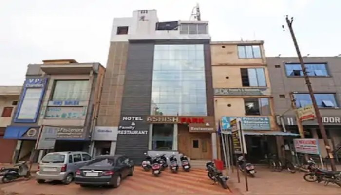 Body in the hotel: होटल के बंद कमरे में मिली बुजुर्ग की लाश, पुलिस जुटी जांच में