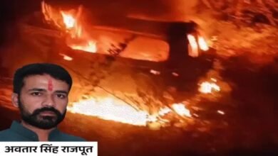 बहन की शादी का कार्ड बाटने गए युवक की कार टकराई, जिंदा जला