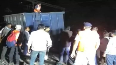 मालगाड़ी पटरी से उतरी, बडा हादसा टला