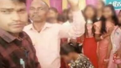 प्राचार्य ने छात्राओं के साथ किया भोजपुरी गाने पर डांस, अफसरों ने किया निलंबित