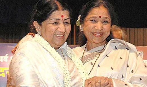 आखिर क्यों ? लता मंगेशकर और आशा भोसले हमेशा पहनते थे सफेद साड़ी 1 lata aasha