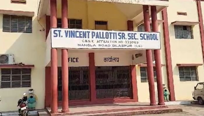 स्कूल के बाथरुम में बलास्ट, स्कूल प्रबंधन की गंभीर लापरवाही आई सामने 1 ss