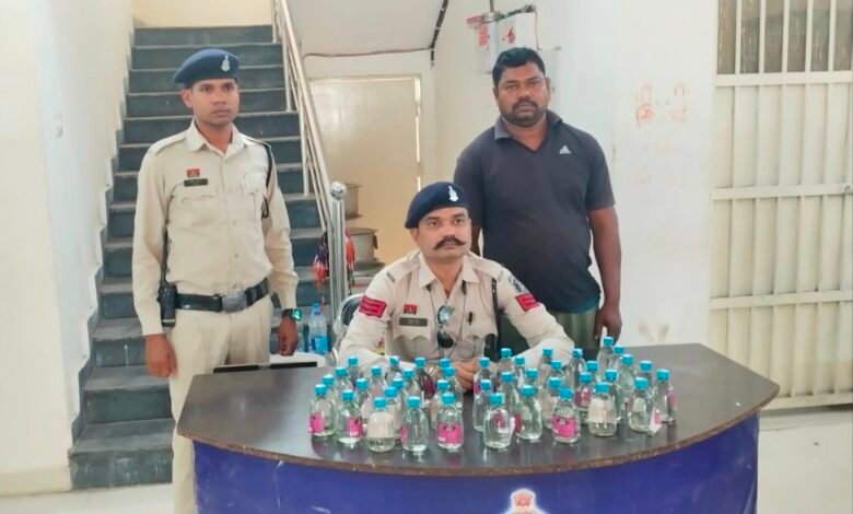 सिविल लाइन पुलिस ने अवैध शराब बेचने वाले को किया गिरफ्तार 1 IMG 20250317 190650