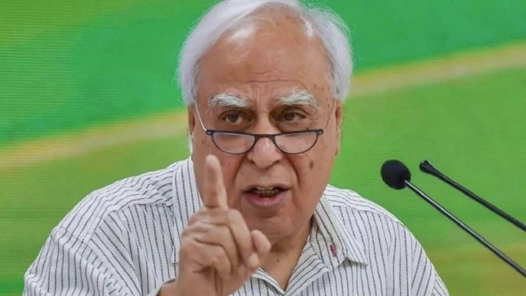 कपिल सिब्बल ने न्यायपालिका पर उठाए सवाल, जनता के विश्वास में गिरावट पर जताई चिंता 1 IMG 20250323 165901