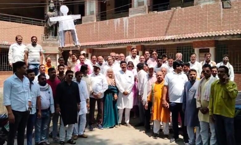 भूपेश बघेल पर CBI की कार्रवाई के खिलाफ कांग्रेस का हल्लाबोल, पुतला दहन 1 IMG 20250327 150603