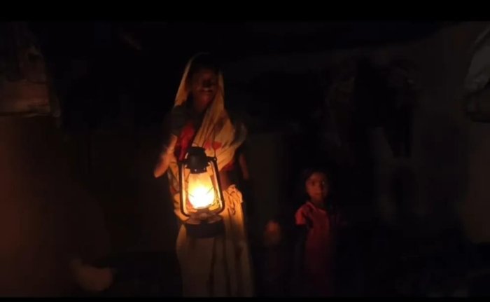 छत्तीसगढ़ का ऐसा गांव जहां अब तक हो रहा बिजली का इंतजार, पढ़ें पूरी खबर .........