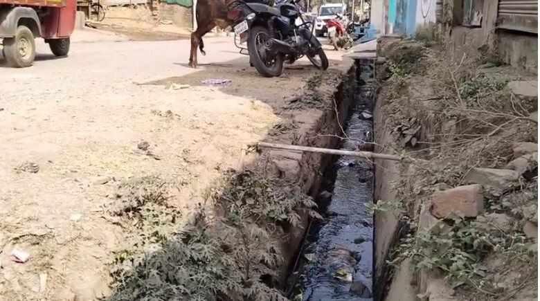डायरिया की शिकायत, घरों तक पहुंच रहा गंदा पानी – रहवासी परेशान 1 Captureasdf