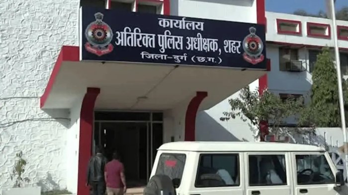 आतंकी हमले के बाद संदिग्धों की तलाश शुरू, कई जगहों पर छापामार कार्रवाई