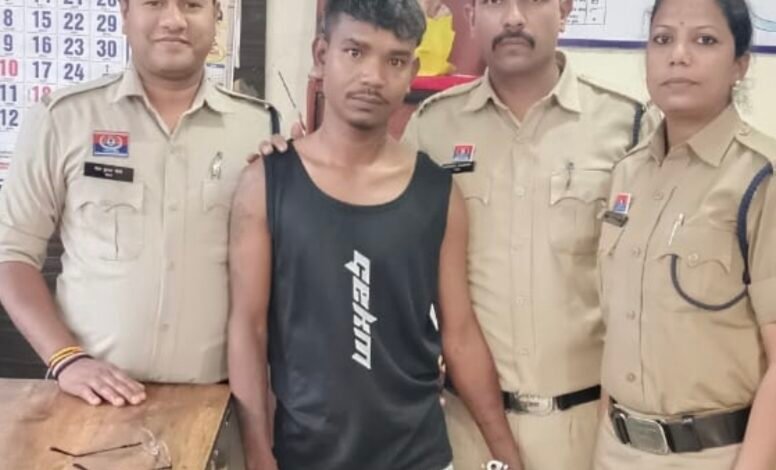 इनामी आरोपी गिरफ्तार: ब्लेड हमला केस में बड़ा खुलासा 1 IMG 20250404 153239