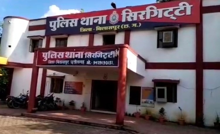 जमीन हड़पने के लिए जिंदा व्यक्ति को बताया मृत ,कोर्ट में फर्जी दस्तावेज पेश कर रचा गया षड्यंत्र, चार रिश्तेदारों के खिलाफ धोखाधड़ी का केस दर्ज 1 IMG 20250409 154248