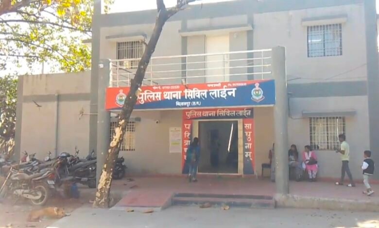 चाकू से हमला, फिर भी आरोपी को छोड़ा – पुलिस पर उठे सवाल 1 IMG 20250412 173645