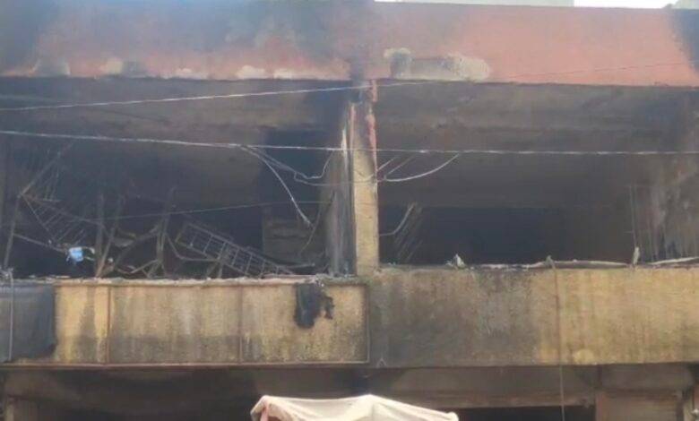 तेलीपारा की प्रिंस नावेल्टी में भीषण आग, लाखों का नुकसान 1 IMG 20250414 104516 1