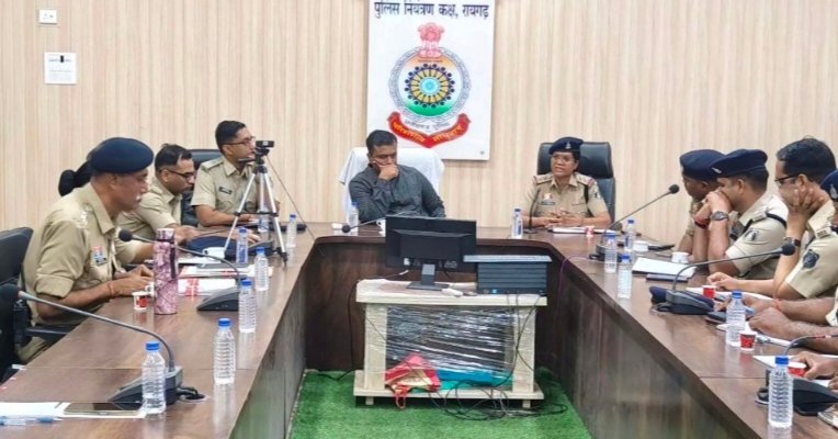 रायगढ़ में लूट और डकैती पर केंद्रित विशेष कार्यशाला का आयोजन, पुलिसकर्मियों को मिला व्यवहारिक प्रशिक्षण 1 IMG 20250419 191345