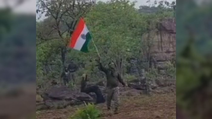 Major successes of the force: नक्सलियों के गढ़ कर्रेगुट्टा में जवानों ने लहराया तिरंगा 1 नक्सलियों के गढ़ कर्रेगुट्टा में जवानों ने लहराया तिरंगा