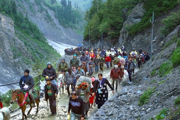 उत्तराखंड में घोड़े और खच्चरों में इन्फ्लूएंजा वायरस, चारधाम यात्रा पर चिंता की लहर.. 1 amarnath 1