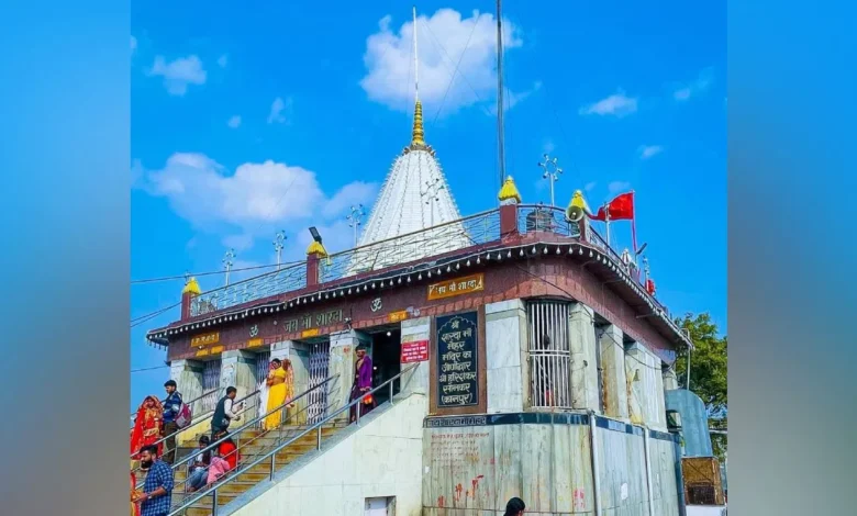 chaitra navratri 2023 interesting story about maihar devi temple in satna where alha udal is still coming for devi puja