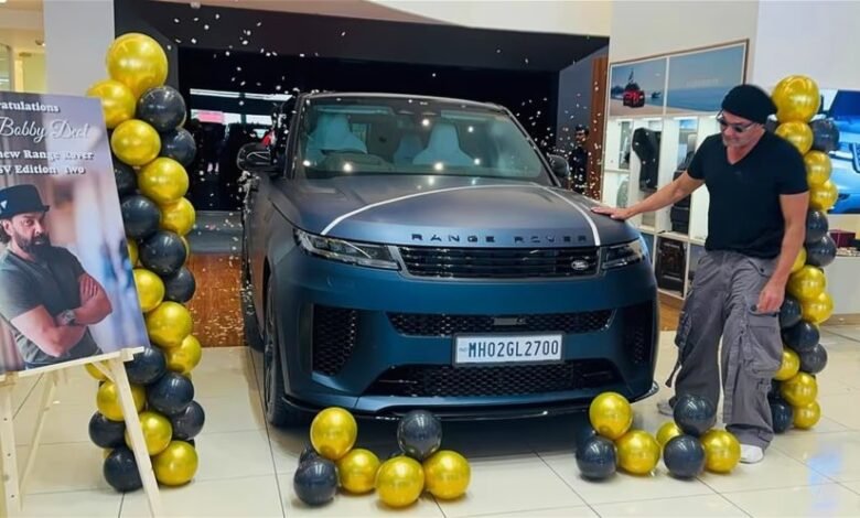 बॉबी देओल ने खरीदी नई Range Rover SUV, स्टाइलिश लुक में दिखे एक्टर 1 image 2025 04 16T175248.017