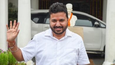 AAP के नेता दुर्गेश पाठक के घर CBI की रेड, पार्टी ने बताया राजनीतिक साजिश 6 image 2025 04 17T103709.674