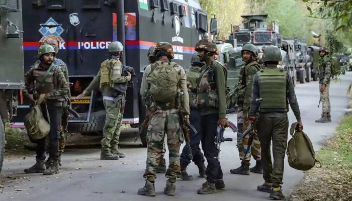 मजदूरों का अपहरण करने वाले तीन उग्रवादियों को सेना ने किया ढेर 1 Jammu and Kashmir Encounter, Balakote Sector, Poonch District, Indian Army, Terrorist, LoC Firing, Encounter Jammu, Anti-terrorism Operation, Army Operation,