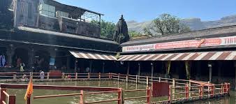 जानिए त्र्यंबकेश्वर महादेव मंदिर का क्या है इतिहास? 1 images 16