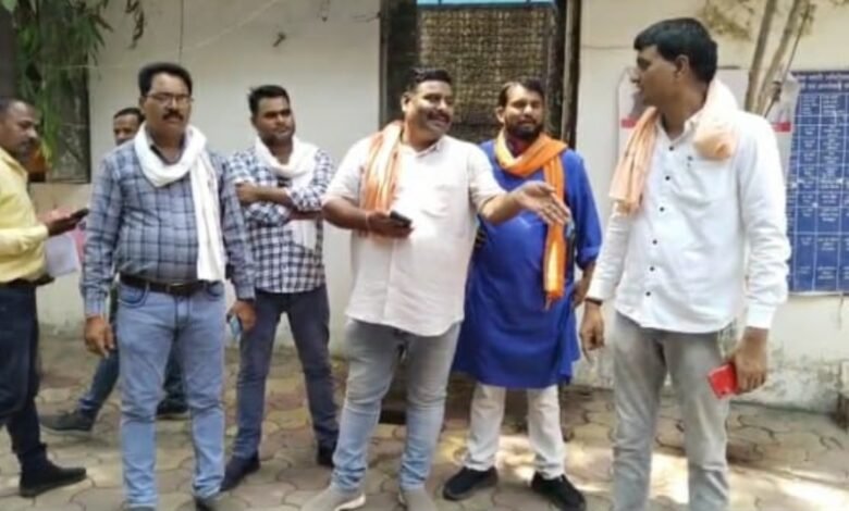 ग्रामीणों ने खनिज अधिकारियों पर लगाया अवैध खदान चलाने का आरोप